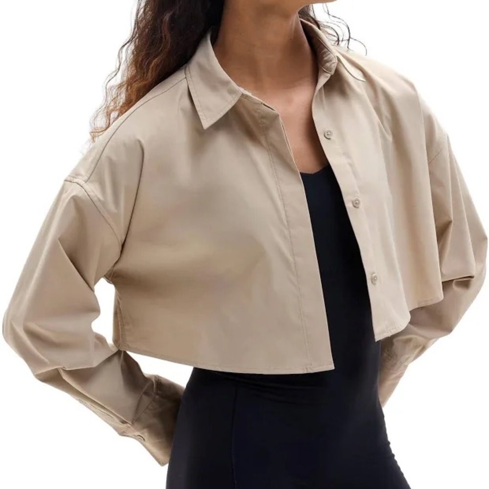 Athleta NWT Midday Ultra Cropped Poplin Shirt Ecru Tan Size Large Button Front